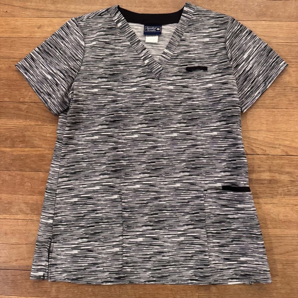 NWOT Scrubs Top - Women's Sanibel Scrubs - Sz S - Gray Black White Stripes
 b66